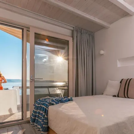 Enosis, Triton Agia Anna (Naxos)