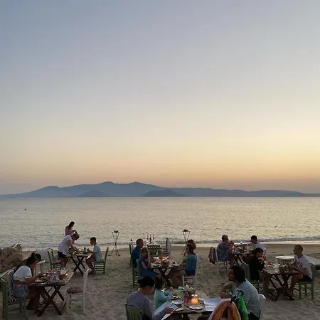 Enosis, Triton Apartment